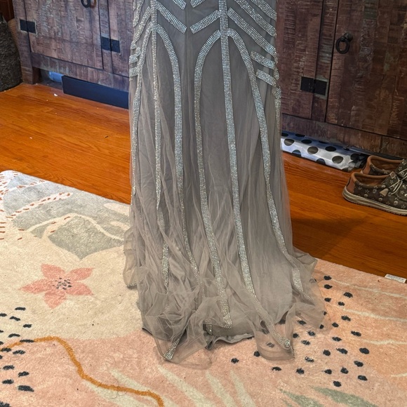 NWT JUDY & JULIA Silver Beaded Crystal Evening Gown Dress Sz 12 GORGEOUS Z42 - Picture 4 of 9